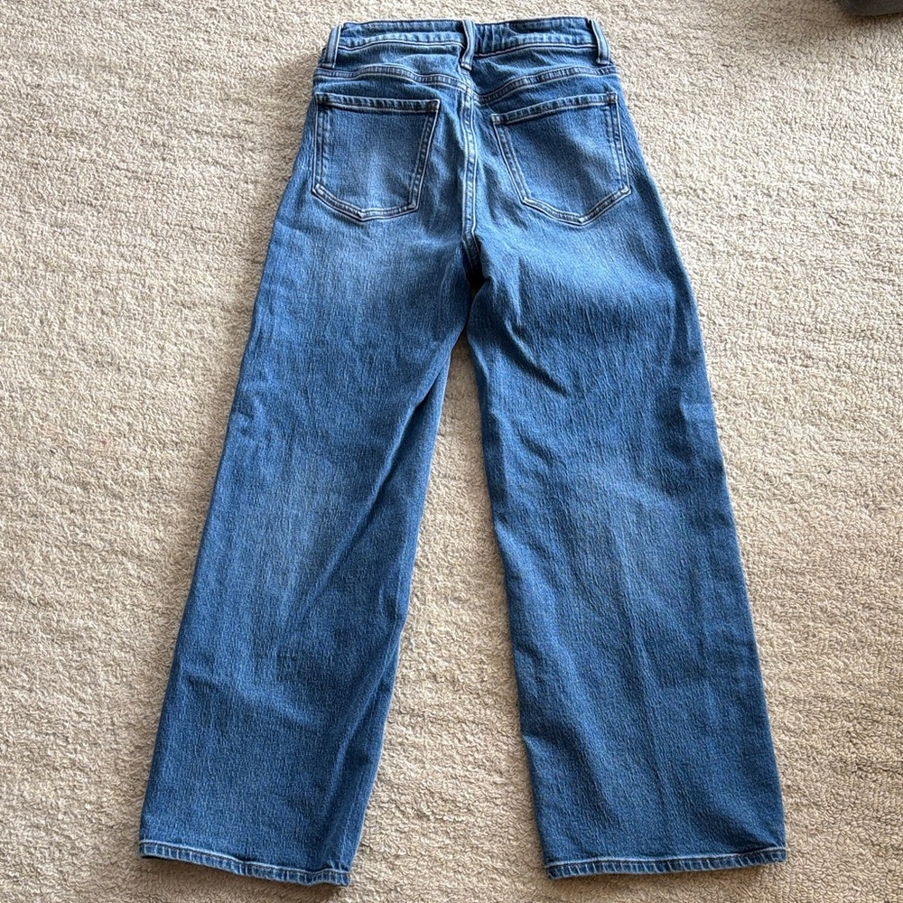 Quince Straight-Leg Women’s Jeans in Medium Blue Wash - Picture 4 of 4